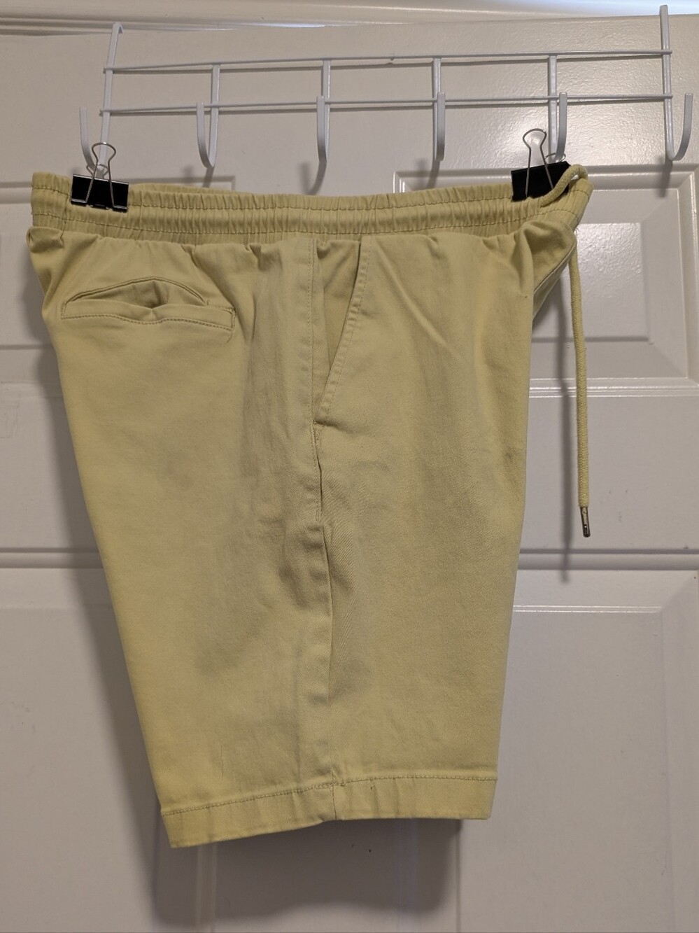 Forever 21 Men Yellow Shorts - Picture 4 of 6